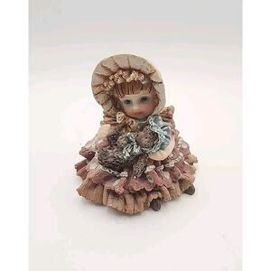 Vintage Meerchi MRH Little Girl w/ Teddy Bear Resin Figurine 3.25" Hand Painted